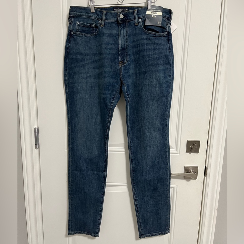 NWT - Abercrombie & Fitch Men's Athletic Slim Jeans - Size W36L34